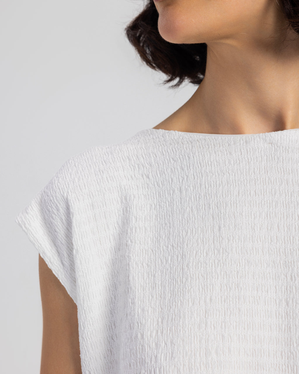 WHITE KORESHA CROP TOP