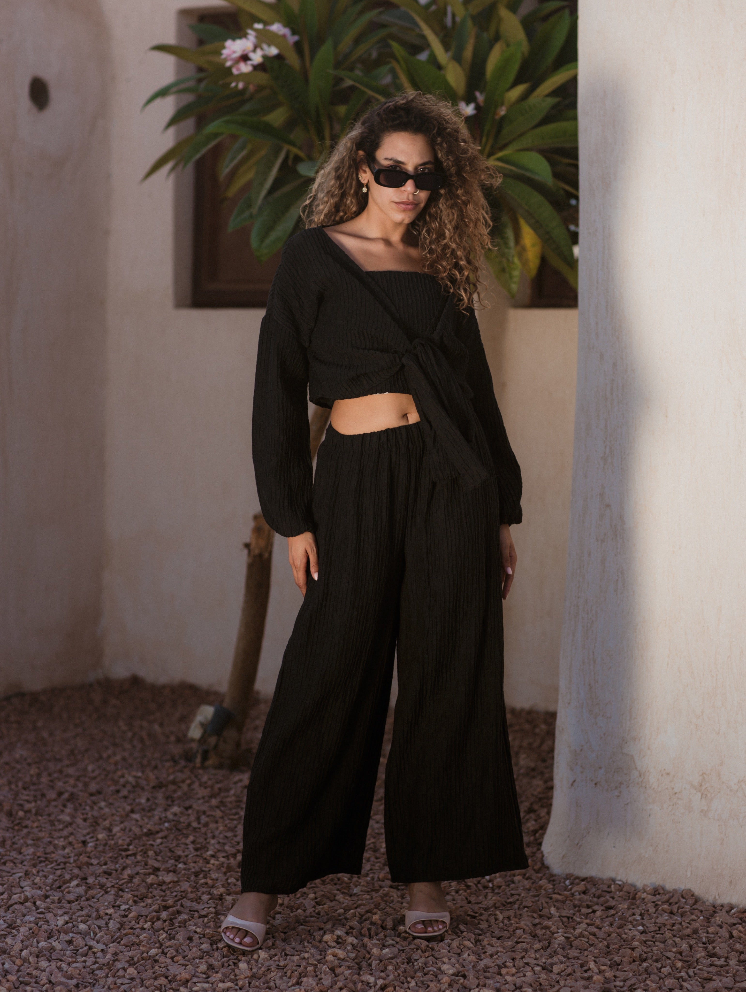 BLACK PLISSE KORESHA BLOUSE