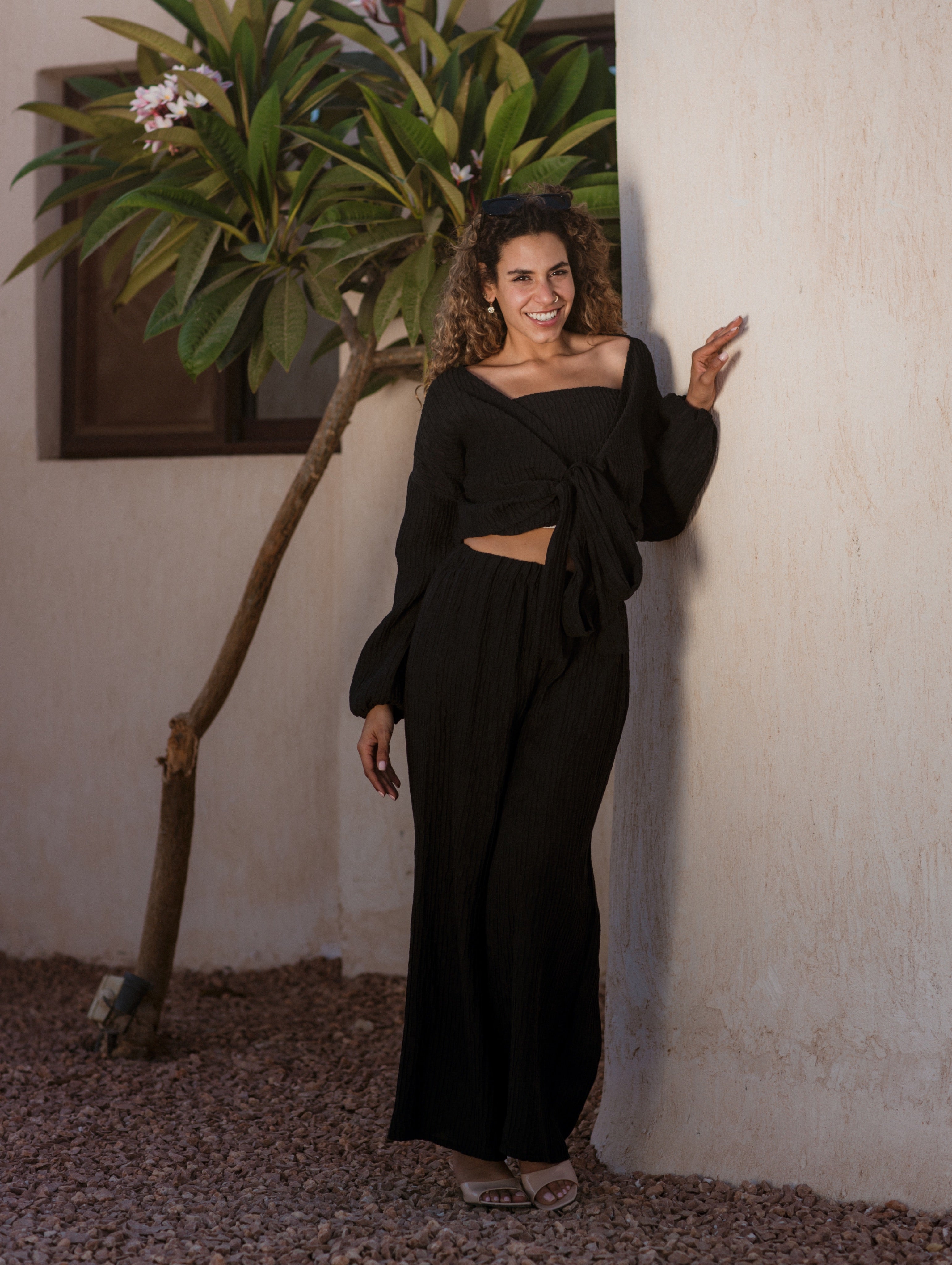BLACK PLISSE KORESHA BLOUSE