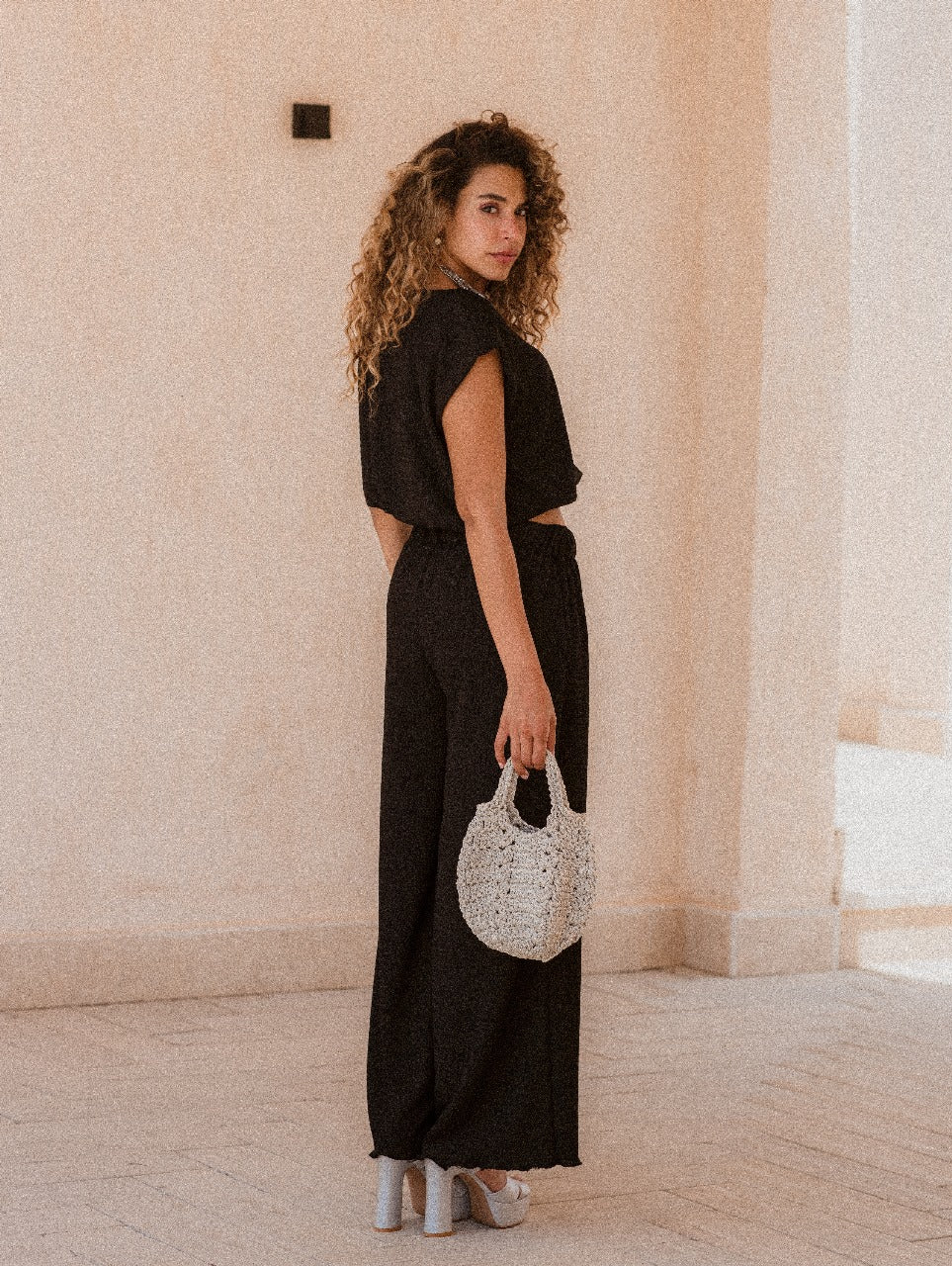 BLACK KORESHA CROP TOP