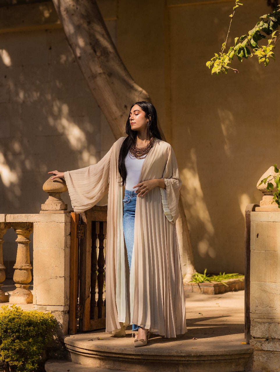 OFF WHITE/BEIGE DOUBLE SIDED PLISSE ABAYA